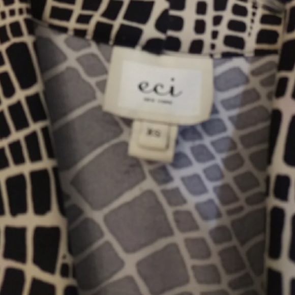 Top - Picture 3 of 3